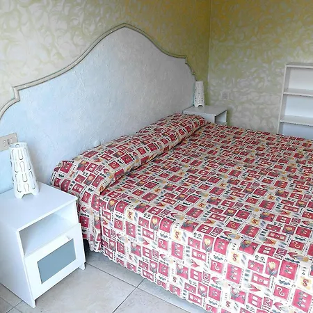 Oriente, Luminoso, Spazioso Con 3 Da Letto דירה